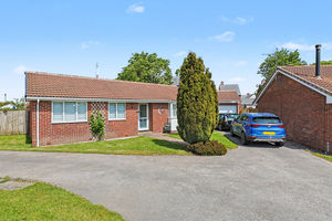 Pewit Close Holmewood